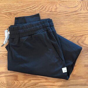 BNWOT Women's Vuori Performance Joggers, Size M, Black